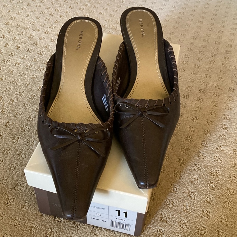Merona Brown leather mules